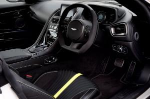 Aston Martin DB11 AMR 2018 года  (JP)